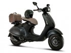 Vespa 946 Emporio Armani 125